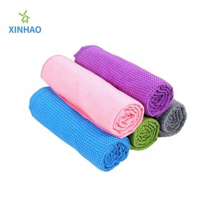 A variety of colors microfiber sweat-absorbing solid color yoga towel wholesale, PVC silicone point anti-slip skin-friendly, suitable for fitness, yoga, Pilates, high-temperature yoga